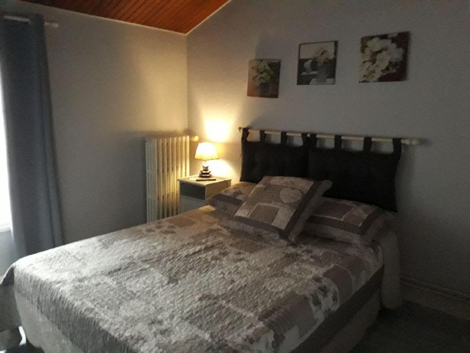 La Petite Chatelraould-Saint-Louvent